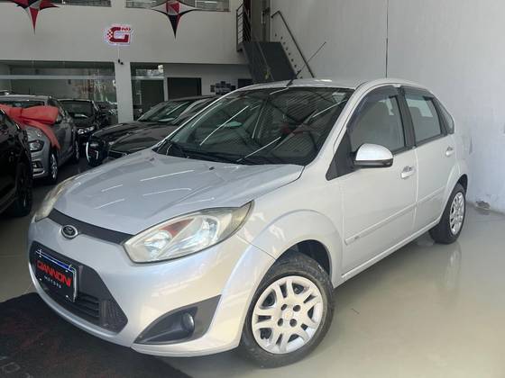 FORD FIESTA 1.6 ROCAM SEDAN 8V FLEX 4P MANUAL